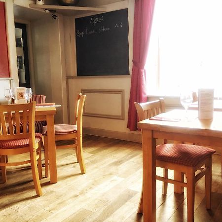 The Red Lion Earlston Exterior photo